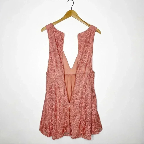 NBD Revolve Faith Floral Lace Embroidered Pink Lace Mini Dress Size Small - Picture 8 of 9